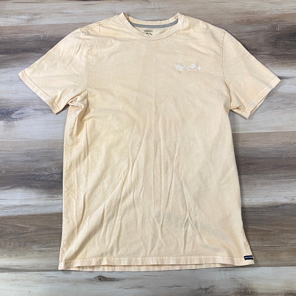 Volcom T-Shirt Mens Medium Skater Streetwear 100% Cotton Modern Fit Pale Yellow